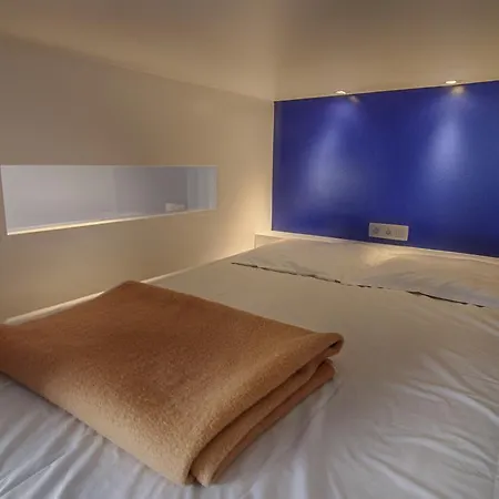 Lybeer Hostel *
