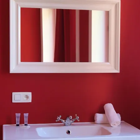 Lybeer Hostel Bruges