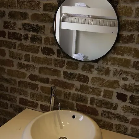 Lybeer Albergue Bruges