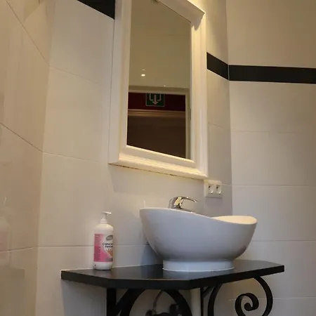 Lybeer بيت شباب
